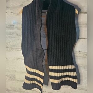 Coach 100% Wool Black and White Scarf Womens